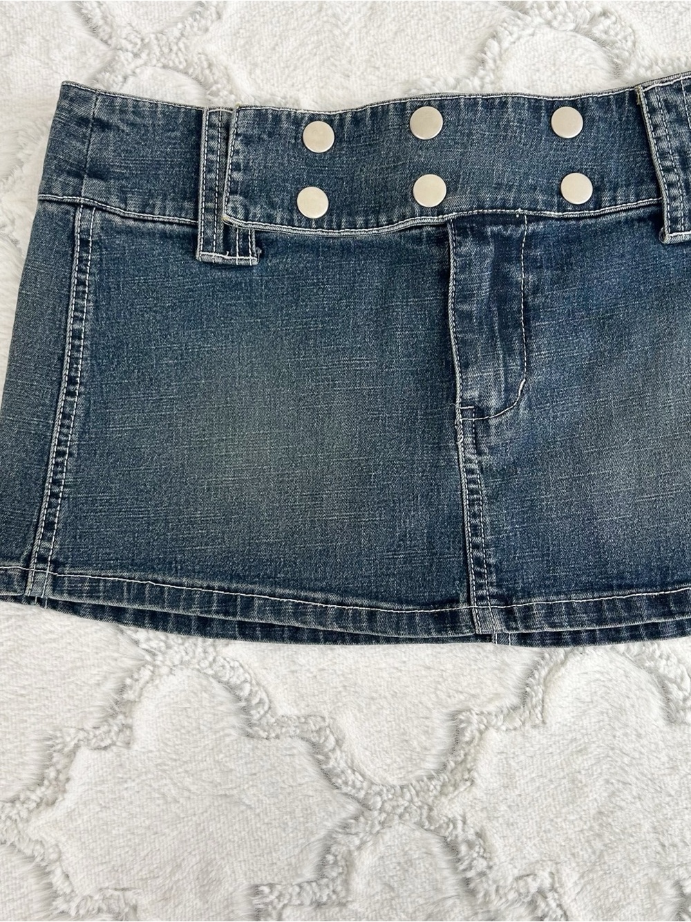 Vintage Y2K Studded Denim Low Rise Micro Mini Skirt Size 7 - Picture 3 of 9